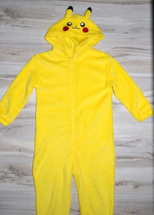 90^ pokemon pikachu strój przebranie piżama 9/10 Lat_ 134/140