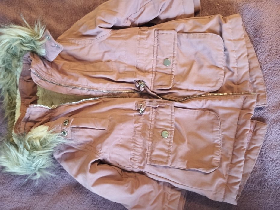 Парка зимова на дівчинку