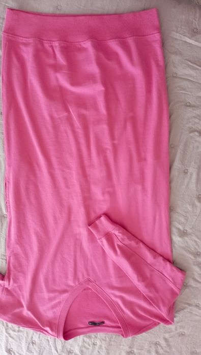 Różowa sukienka sportowa