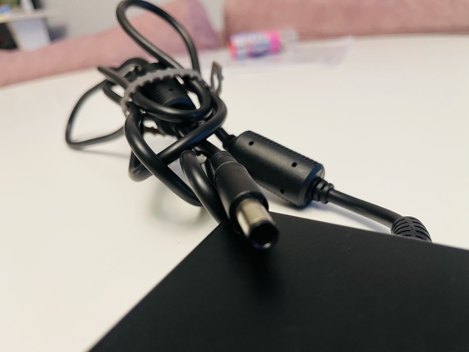 Zasilacz Flextronics GA240PE1-00 do laptopów Dell o mocy 240W