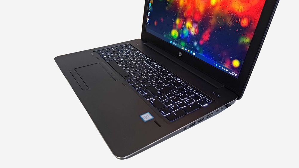 потужний HP i7-7820/16gb/256ssd+500hdd/nVidia quadro m2000m іровий