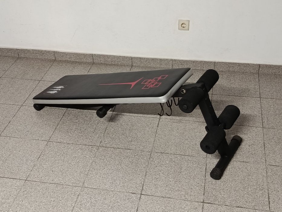 Banco de Musculação e Abdominais Newfit c/ almofada Scott