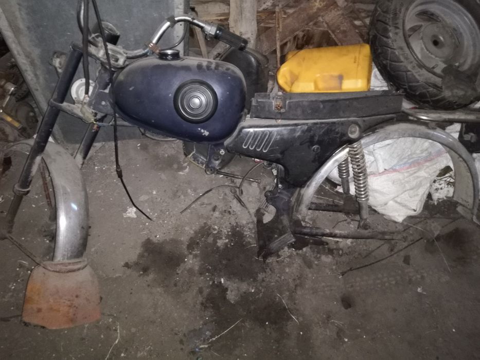 Запчастини мопед карпати