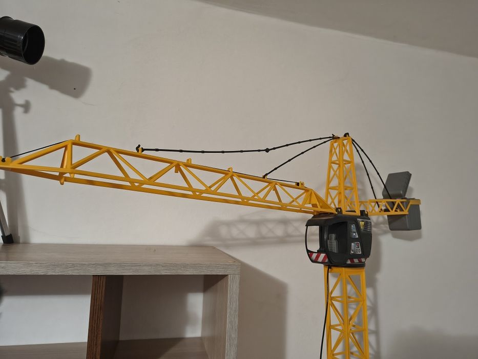 Кран з поворотним механізмом