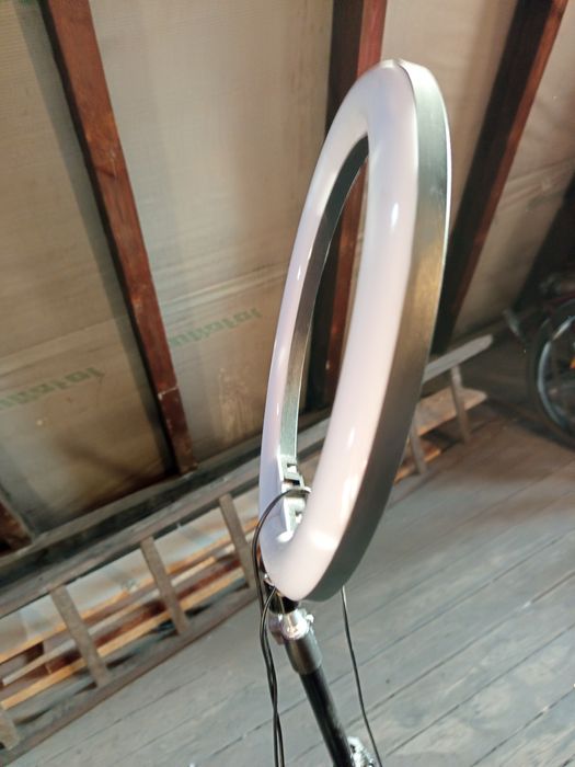 Lampa pierścieniowa LED