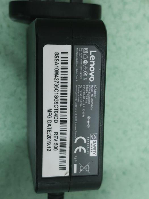 Vendo Lenovo V15-iil . I5 8gb 256 SSD 82c500