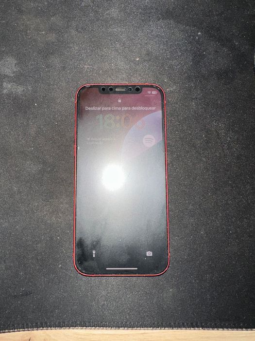 iPhone 12 vermelho
