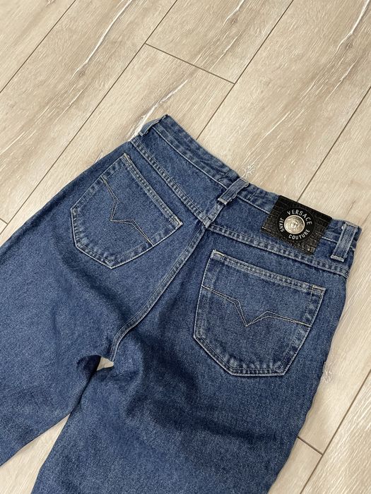 Оригінальні джинси Versace
