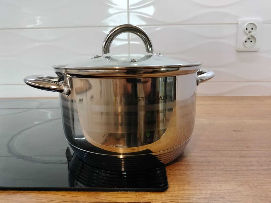 Garnek ciężkie dno porządny super jakość 1,5 litra nowy sprawny