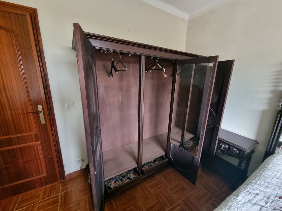 Mobília de Quarto Antiga Completa