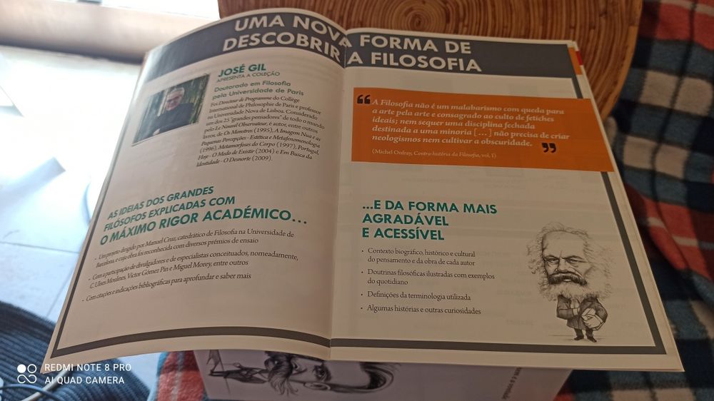 Coleção de livros dos maiores Filósofos de sempre ainda plastificados