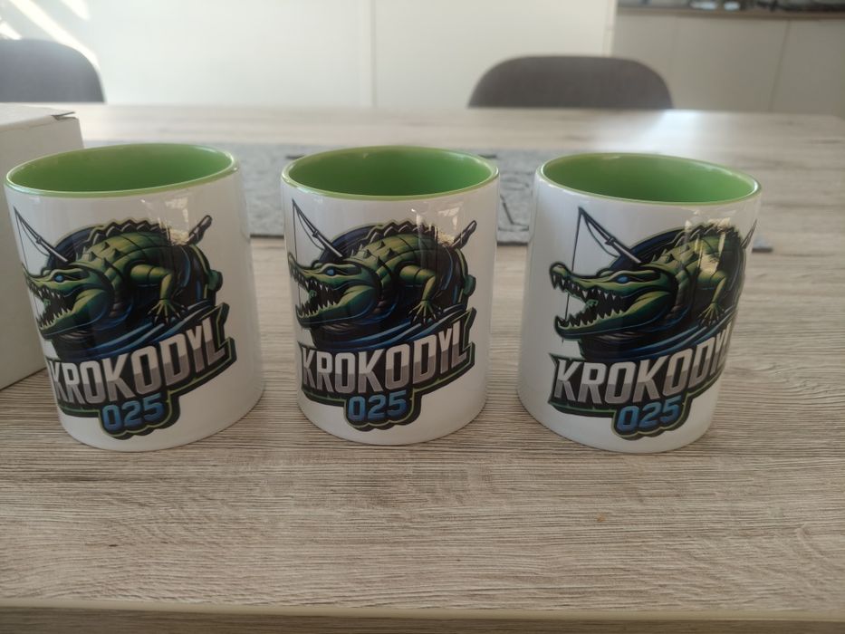 Kubek wypełniony główkami wolframowymi