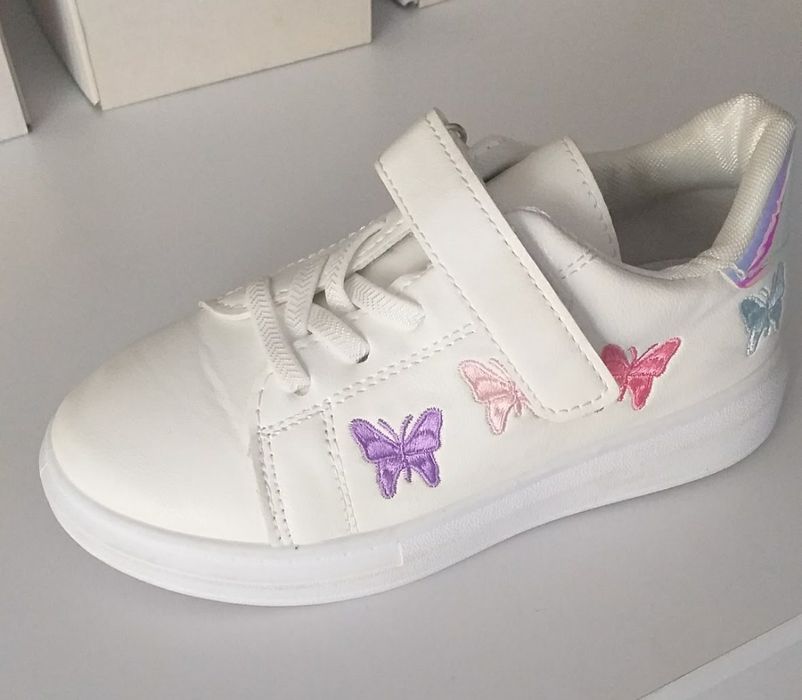 Nowe buty dziewczece