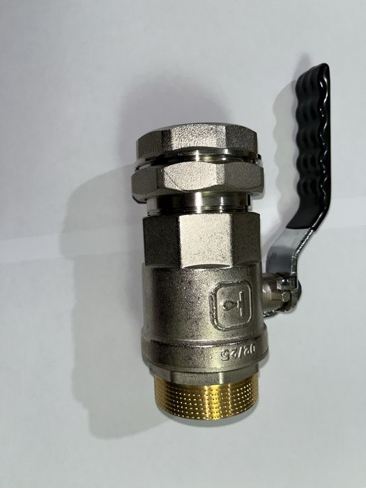 Продам шар кран латунь  2”. D50. и американки 2’’.