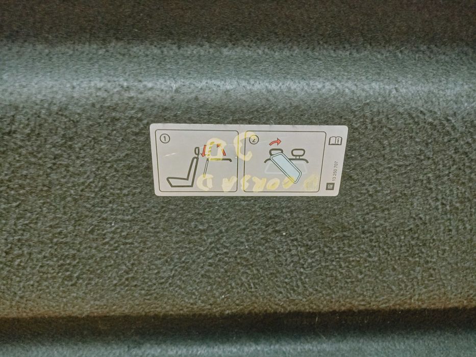 Opel Corsa D 3 drzwi półka bagażnika tył tylna oryginał demontaż