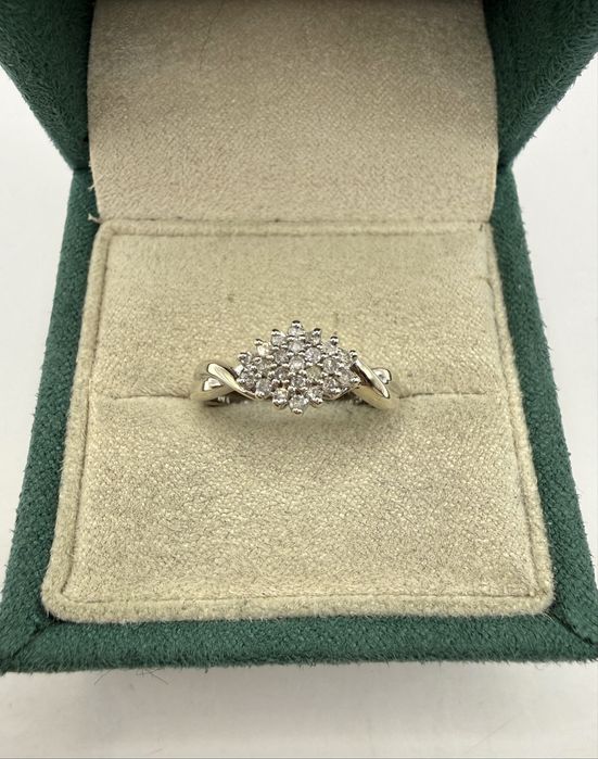 Złoty pierścionek z diamentami 0,25ct