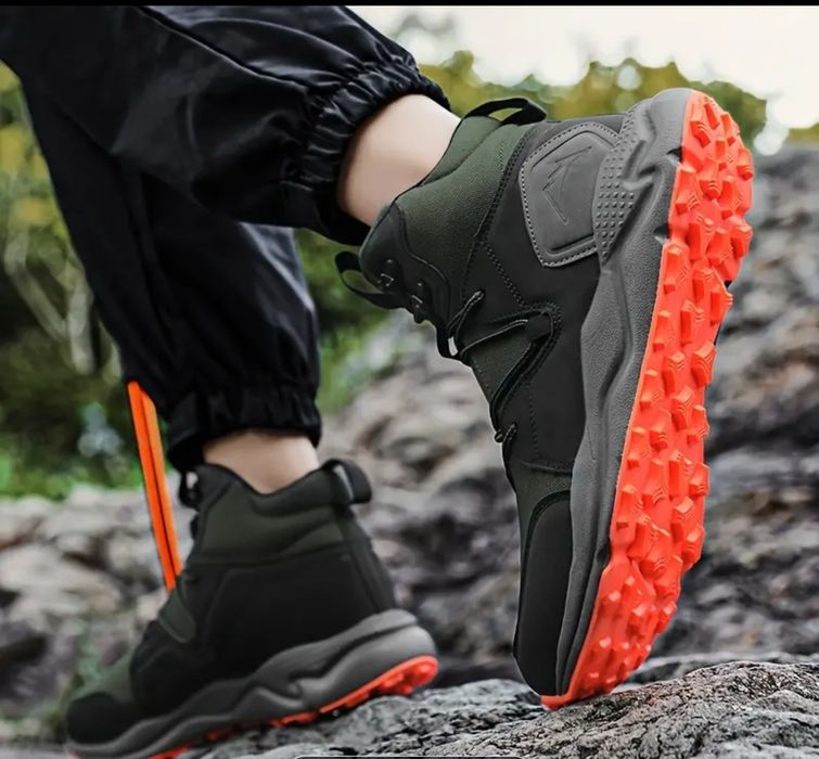Кросівки чоловічі туристичні