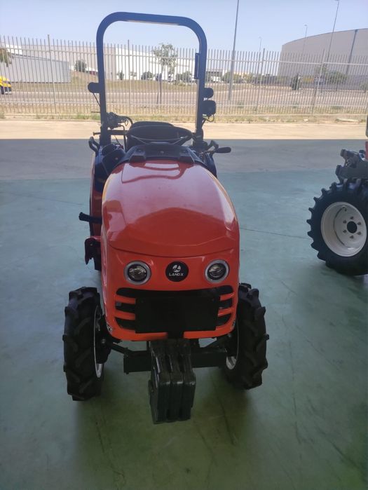 Trator novo 25 cavalos com traçao