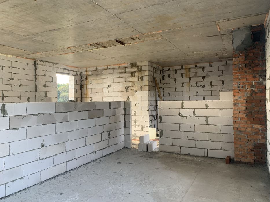 Двоповерховий будинок у с.Лісові Гринівці