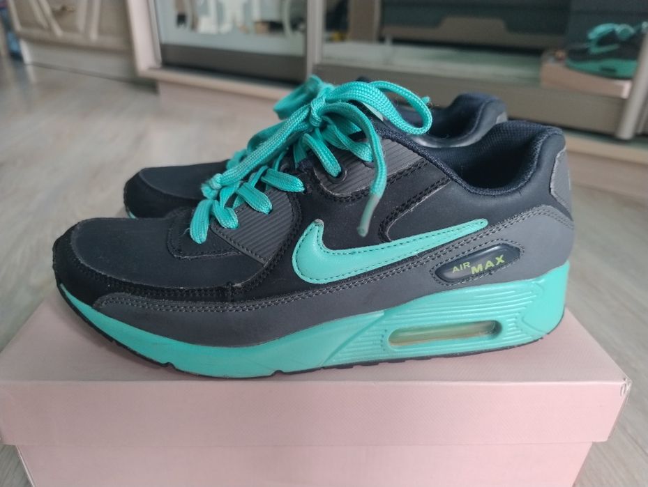 Жіночі кросівки Nike