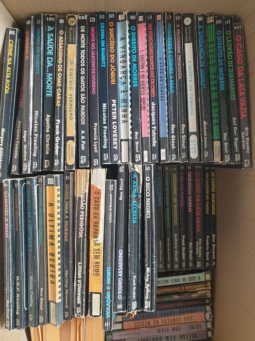 Diversos livros antigos