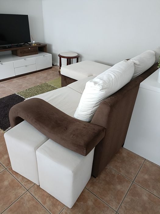 Sofá com chaise long