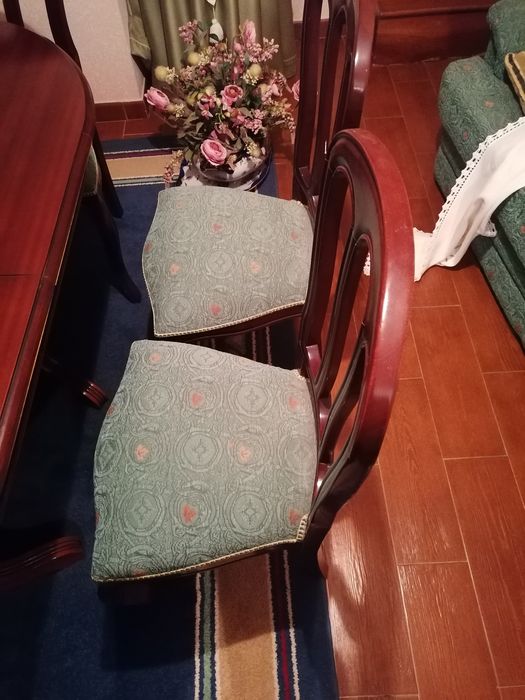 Living Room Table in Excellent Condition64552790558211122