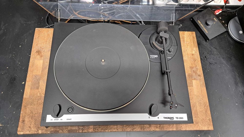 Gramofon Thorens TD-280
