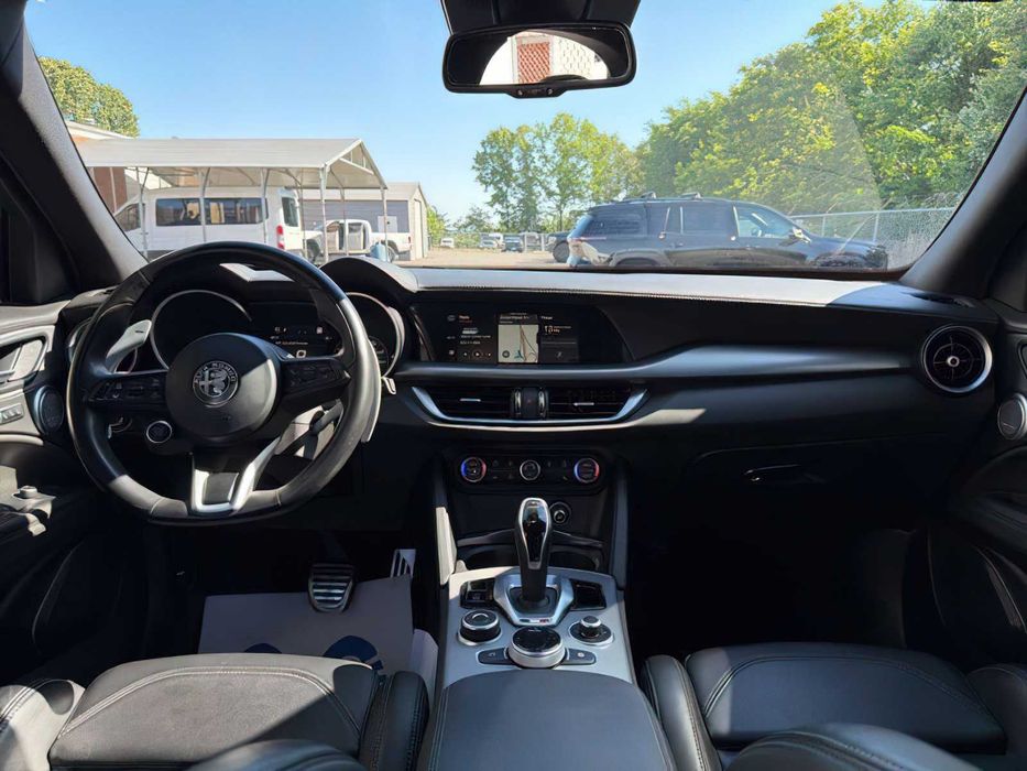 Alfa Romeo Stelvio Veloce      2023
