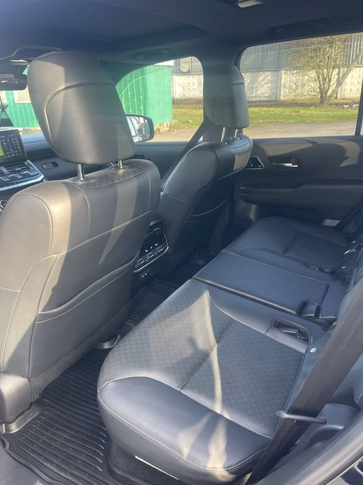 Toyota Land Cruiser 300