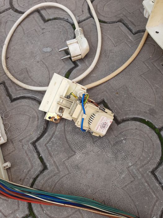 Запчасти к стиральной машине Hotpoint Ariston