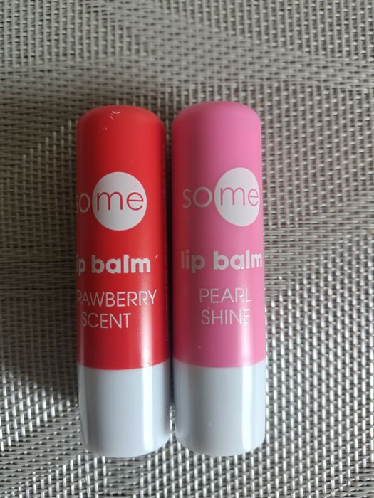 Balsam do ust 2 sztuki.