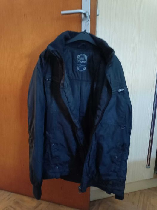 Blusão com bolsos