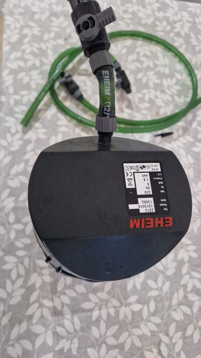 Aquário e bomba de água