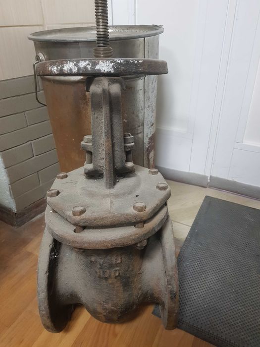 Задвижка на 100 чав.