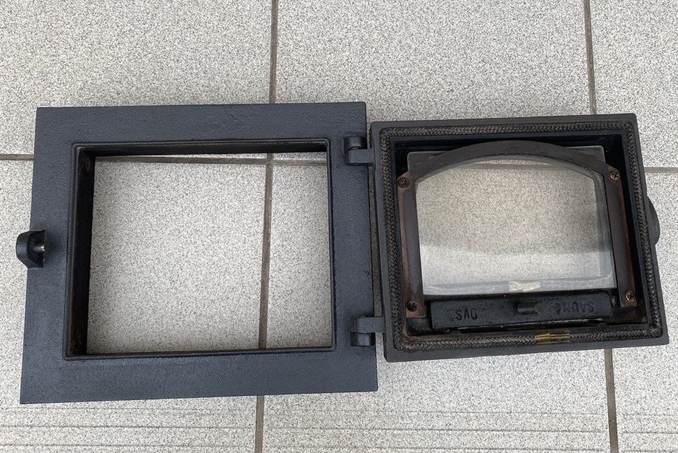 Чугунная печная дверца  SVT 470