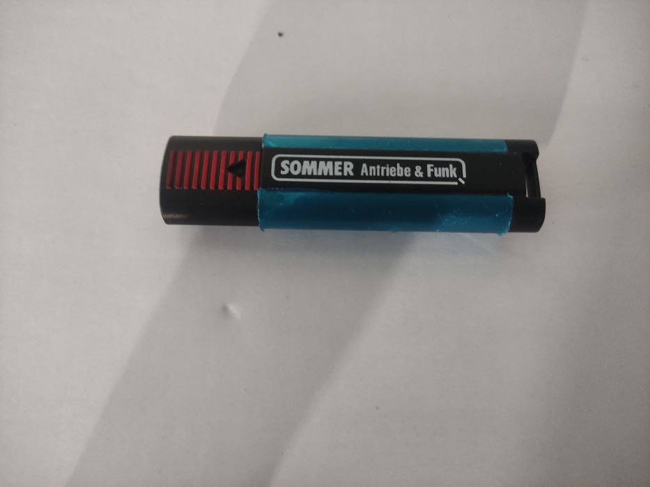 Пульт к гаражным воротам фирмы Sommer