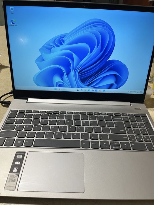 Lenovo S340-15API / Ryzen 5 3500U  / 256GB  / 8GB / Windows 11