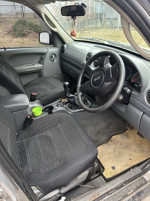 Продам JEEP CHEROKEE Sport 2.8 4x4