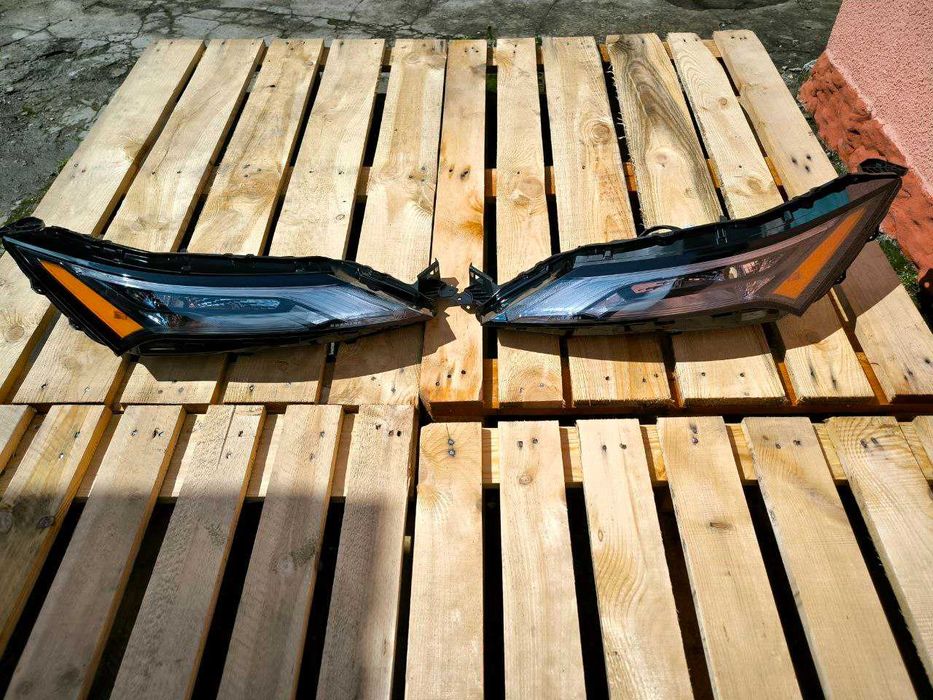 Фара права ліва на Nissan Rogue T33 дхо LED фари галоген USA