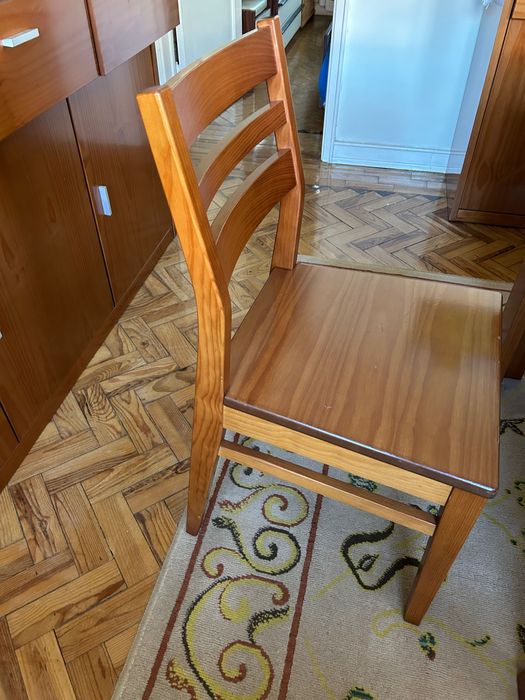 Mesa extensível em madeira c/ 6 cadeiras