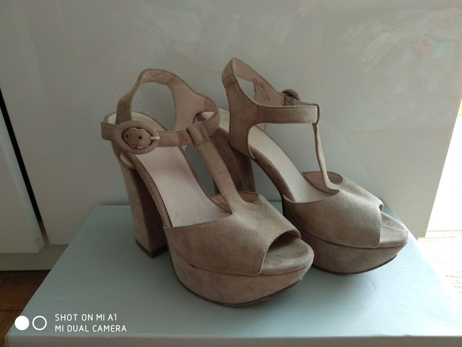 Włoskie, skórzane, stabilny obcas, nowe, 36