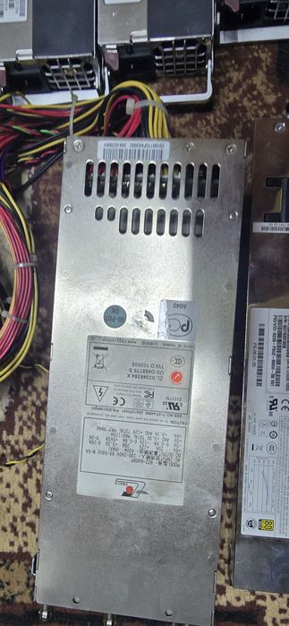 Серверні блоки живлення