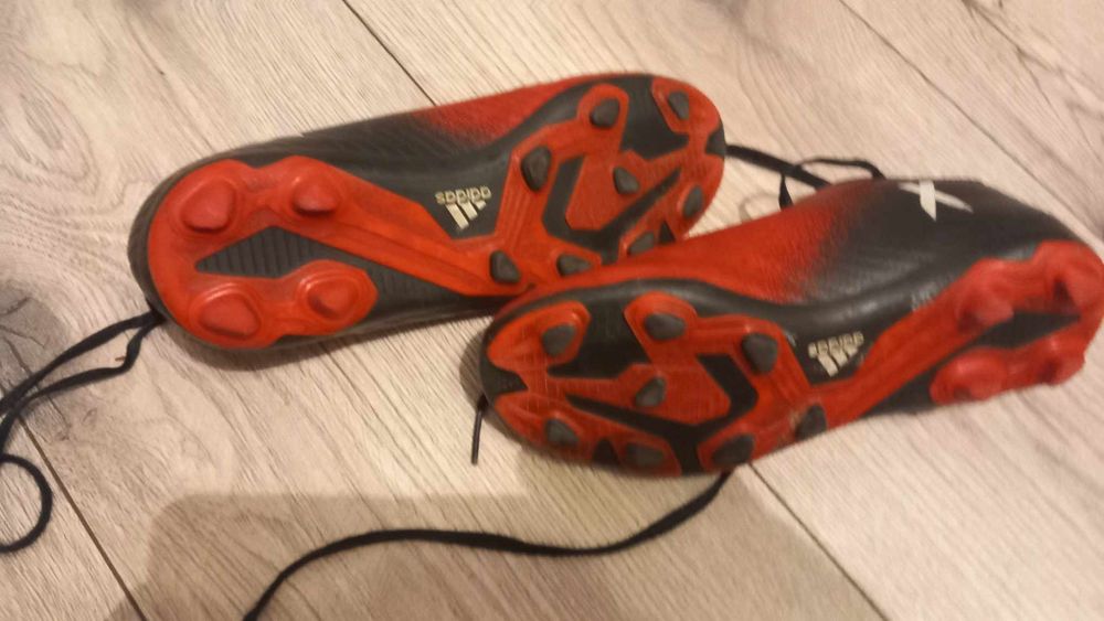 Buty korki chłopięce