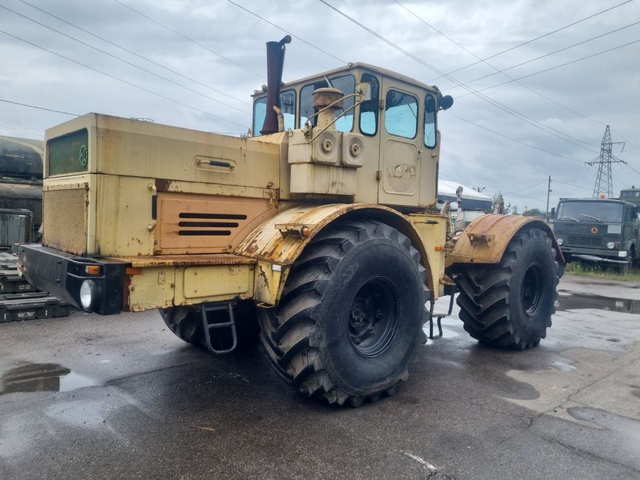 Kirowiec V12 piękny stan