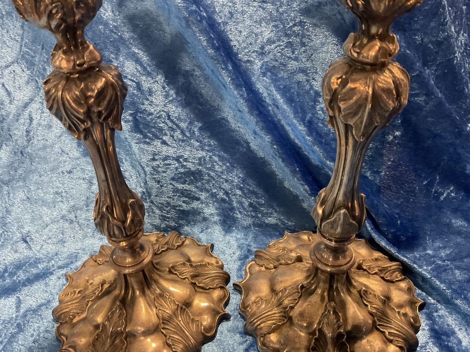 Par de candelabros casquinha inglesa com 26 cm ,anúncios abaixo