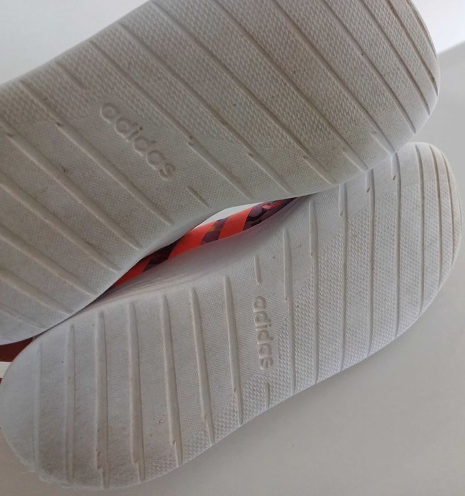 Sapatilhas adidas tamanho 27 usadas uma vez