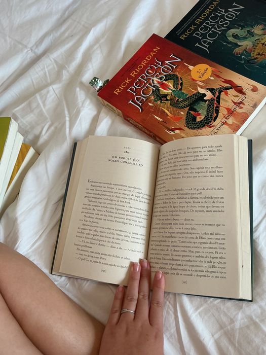 Coleção 7 livros- “Percy Jackson”- Rick Riordan- português brasileiro.