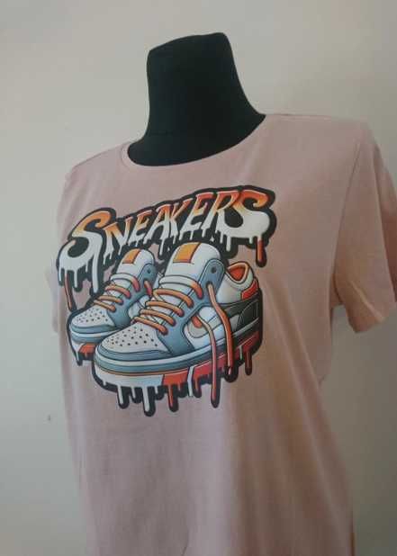 Koszulka, tshirt damski z nadrukiem Sneakers, r L