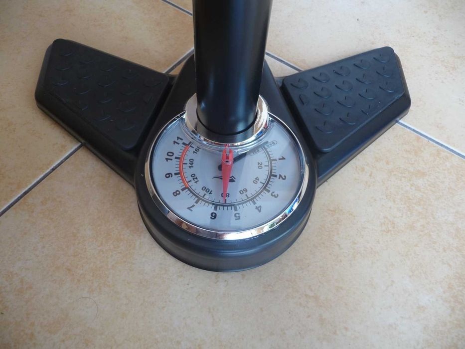 Вело Насос ручной ГЕРМАНИЯ Crivit автомобильный для накачки ножной